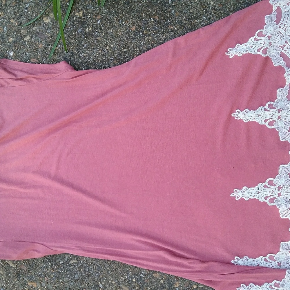Cute Top - Picture 3 of 3